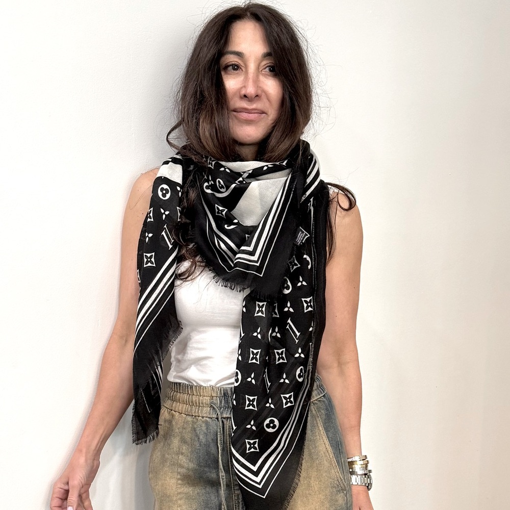 ShopEvelynne Monochrome Patterned Scarf